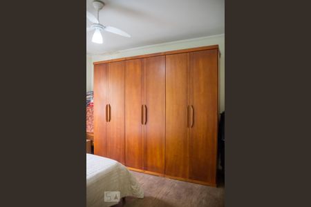 Casa à venda com 300m², 3 quartos e 3 vagas Casa à venda com 300m², 3 quartos e 3 vagasQuarto 1