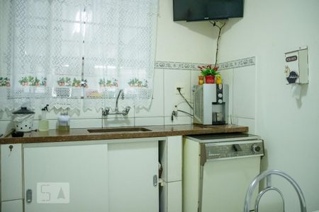 Casa à venda com 300m², 3 quartos e 3 vagas Casa à venda com 300m², 3 quartos e 3 vagasCozinha