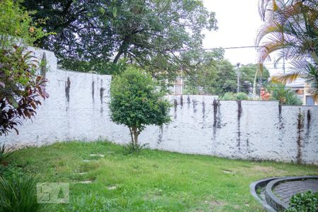 Casa à venda com 300m², 3 quartos e 3 vagas Casa à venda com 300m², 3 quartos e 3 vagasJardim