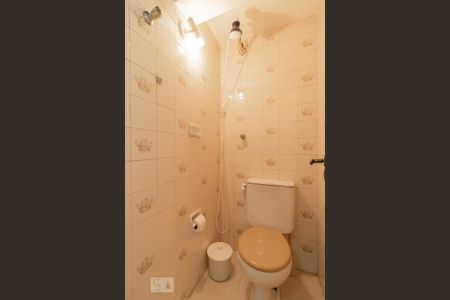 Apartamento à venda com 80m², 2 quartos e 1 vaga Apartamento à venda com 80m², 2 quartos e 1 vagaBanheiro de Serviço