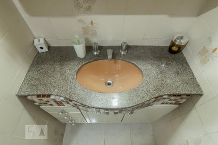 Apartamento à venda com 80m², 2 quartos e 1 vaga Apartamento à venda com 80m², 2 quartos e 1 vagaBanheiro
