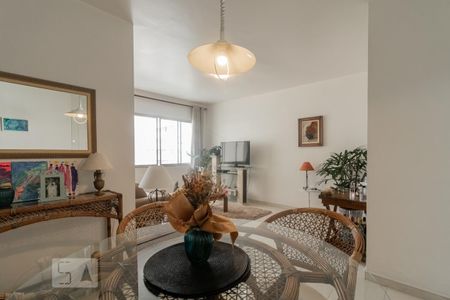 Apartamento à venda com 80m², 2 quartos e 1 vaga Apartamento à venda com 80m², 2 quartos e 1 vagaSala