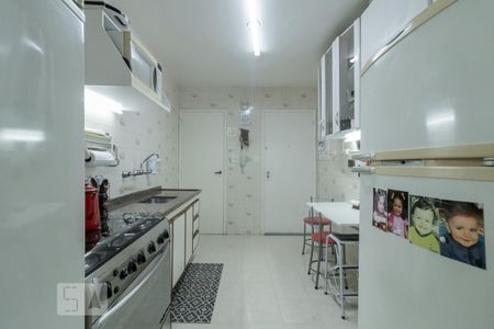 Apartamento à venda com 80m², 2 quartos e 1 vaga Apartamento à venda com 80m², 2 quartos e 1 vagaCozinha