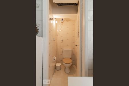 Apartamento à venda com 80m², 2 quartos e 1 vaga Apartamento à venda com 80m², 2 quartos e 1 vagaBanheiro de Serviço
