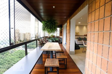 Apartamento à venda com 190m², 4 quartos e 2 vagasVaranda da Sala