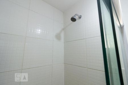 Apartamento à venda com 47m², 2 quartos e 1 vagaDetalhe do banheiro