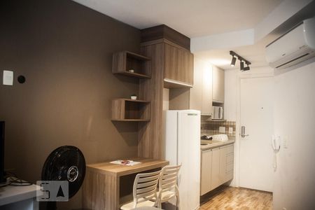 Sala/Quarto de kitnet/studio para alugar com 1 quarto, 20m² em Centro, São Paulo