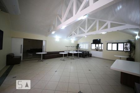 Apartamento para alugar com 68m², 2 quartos e 1 vagaÁrea comum - Salão de festas