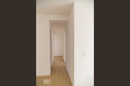 Corredor de apartamento para alugar com 3 quartos, 76m² em Picanço, Guarulhos