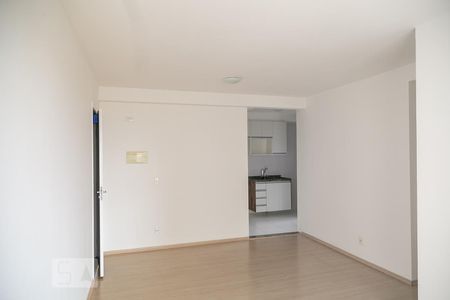 Sala de apartamento para alugar com 3 quartos, 76m² em Picanço, Guarulhos