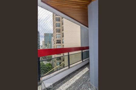 Varanda de apartamento para alugar com 4 quartos, 144m² em Itaim Bibi, São Paulo
