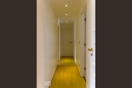 Apartamento para alugar com 144m², 4 quartos e 2 vagasCorredor