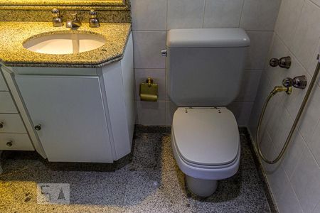 Apartamento para alugar com 144m², 4 quartos e 2 vagasBanheiro