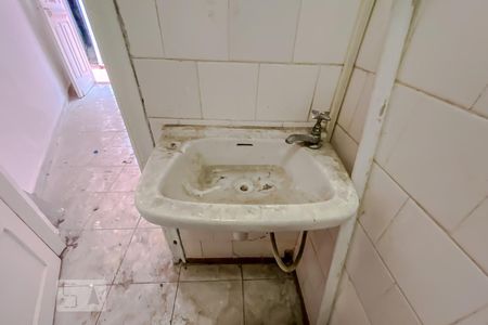 Casa à venda com 300m², 3 quartos e 2 vagasDetalhe Banheiro do Quarto de Serviço