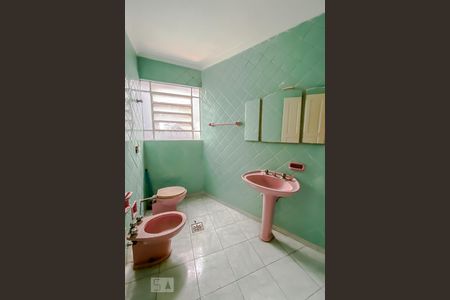 Casa à venda com 300m², 3 quartos e 2 vagasBanheiro