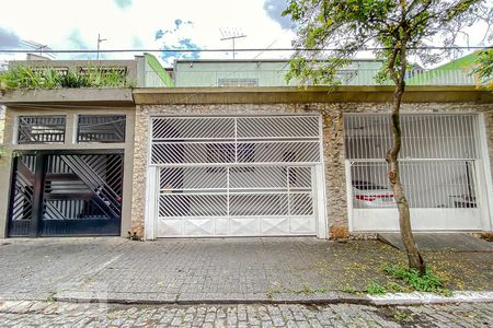 Casa à venda com 300m², 3 quartos e 2 vagasFachada