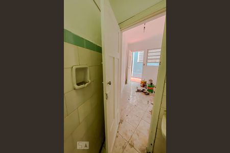 Casa à venda com 300m², 3 quartos e 2 vagasBanheiro do Quarto de Serviço