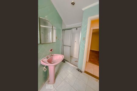 Casa à venda com 300m², 3 quartos e 2 vagasBanheiro