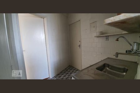 Apartamento para alugar com 70m², 3 quartos e sem vaga