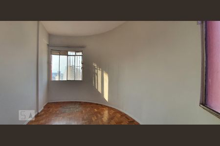 Apartamento para alugar com 70m², 3 quartos e sem vaga