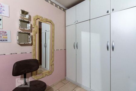 Quarto 2 de apartamento para alugar com 2 quartos, 54m² em Conjunto Residencial José Bonifácio, São Paulo