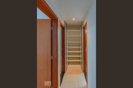 Apartamento à venda com 98m², 3 quartos e 1 vaga Apartamento à venda com 98m², 3 quartos e 1 vagaArmário do Corredor-Espelho