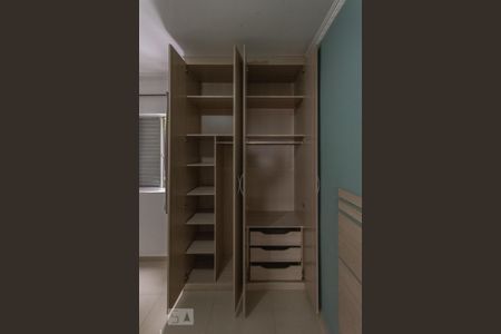 Suíte- Armário de apartamento à venda com 3 quartos, 98m² em Jardim Nova Europa, Campinas