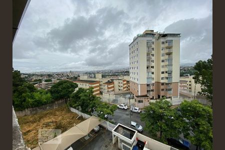 Apartamento à venda com 3 quartos, 100m² em João Pinheiro, Belo Horizonte