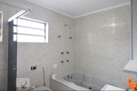 Casa à venda com 200m², 3 quartos e 2 vagasBanheiro da suite 1