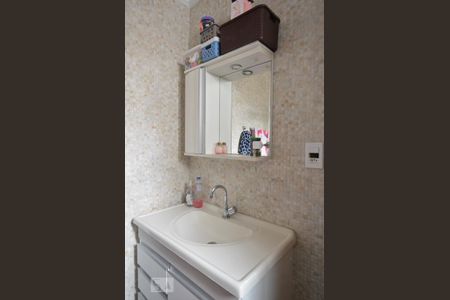 Casa à venda com 200m², 3 quartos e 2 vagasBanheiro da suite 2