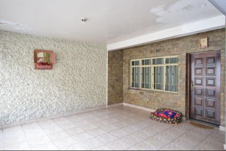 Casa à venda com 200m², 3 quartos e 2 vagasGaragem