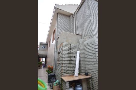 Casa à venda com 200m², 3 quartos e 2 vagasFachada posterior