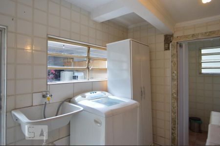 Casa à venda com 200m², 3 quartos e 2 vagasÁrea de serviço