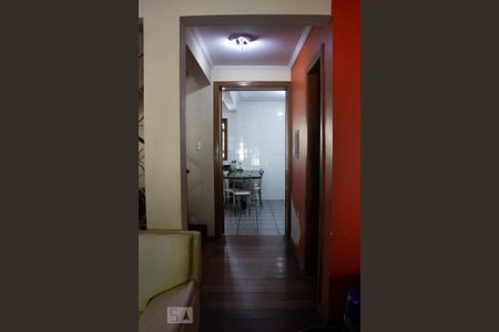 Casa à venda com 400m², 3 quartos e 2 vagas Casa à venda com 400m², 3 quartos e 2 vagasCorredor do 1° Andar