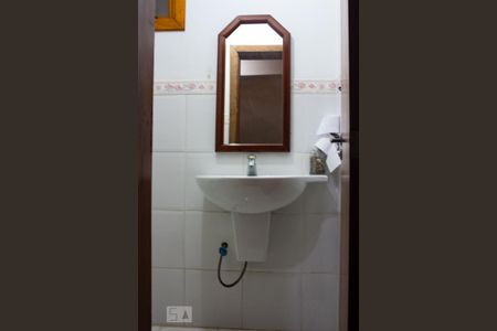 Casa à venda com 400m², 3 quartos e 2 vagas Casa à venda com 400m², 3 quartos e 2 vagasBanheiro de Serviço