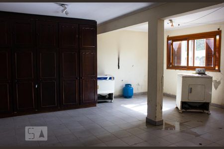 Casa à venda com 400m², 3 quartos e 2 vagas Casa à venda com 400m², 3 quartos e 2 vagasÁrea de Serviço