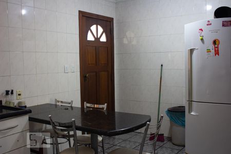 Casa à venda com 400m², 3 quartos e 2 vagas Casa à venda com 400m², 3 quartos e 2 vagasCozinha