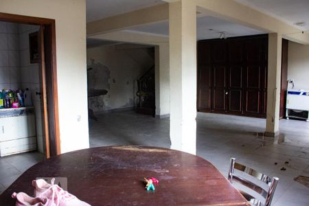 Casa à venda com 400m², 3 quartos e 2 vagas Casa à venda com 400m², 3 quartos e 2 vagasÁrea de Serviço
