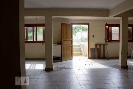 Casa à venda com 400m², 3 quartos e 2 vagas Casa à venda com 400m², 3 quartos e 2 vagasÁrea de Serviço