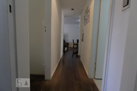 Apartamento à venda com 90m², 2 quartos e 1 vagaCorredor