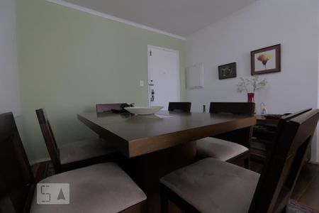 Apartamento à venda com 90m², 2 quartos e 1 vagaSala de Jantar