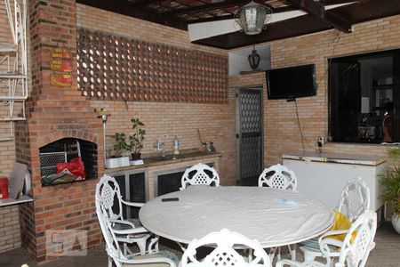 Casa à venda com 400m², 5 quartos e 7 vagasChurrasqueira