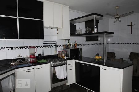 Casa à venda com 400m², 5 quartos e 7 vagasCozinha