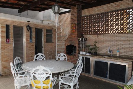 Casa à venda com 400m², 5 quartos e 7 vagasChurrasqueira