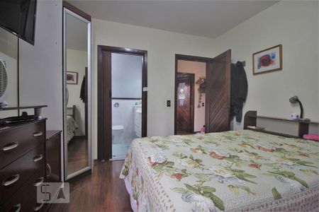 Suíte de casa à venda com 3 quartos, 247m² em Parque Assunção, Taboão da Serra