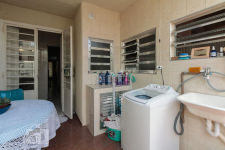 Casa à venda com 250m², 3 quartos e 2 vagasÁrea de serviço