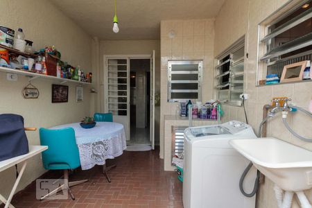 Casa à venda com 250m², 3 quartos e 2 vagasÁrea de serviço