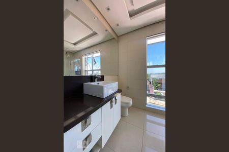 Banheiro da Suíte de casa para alugar com 3 quartos, 220m² em São José, São Leopoldo