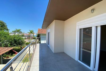 Casa para alugar com 220m², 3 quartos e 2 vagasSacada do Quarto 2