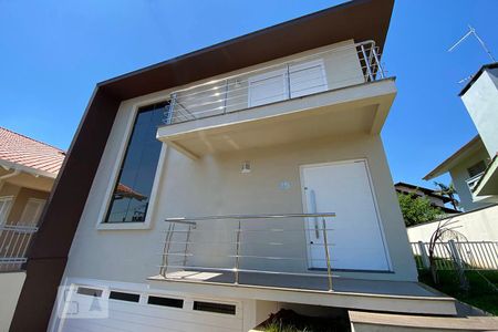 Casa para alugar com 220m², 3 quartos e 2 vagasEntrada